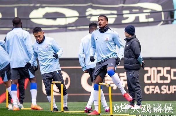 30岁岳鑫加盟上海海港，有望为莱昂纳多创造进球良机